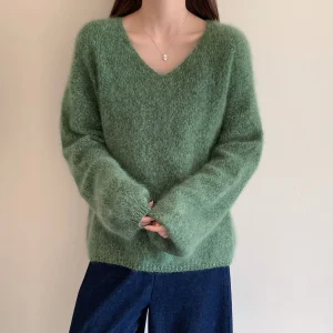 Women's V-neck Knitted Wool Pullover Sweater Solid Color Wool Sweater Thickened Winter Wool Top
